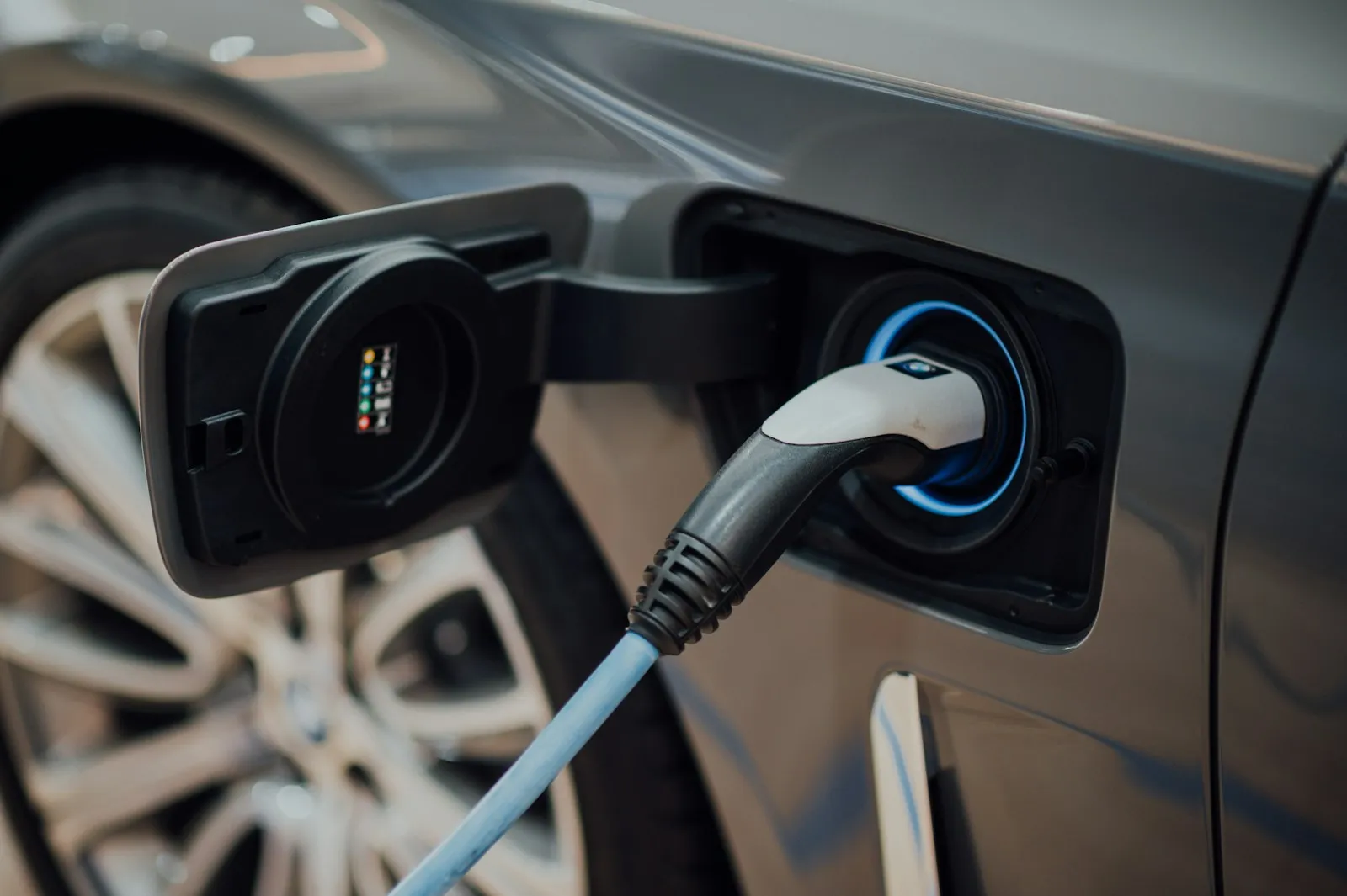Noodstroom elektrische auto opladen bij stroomstoring
