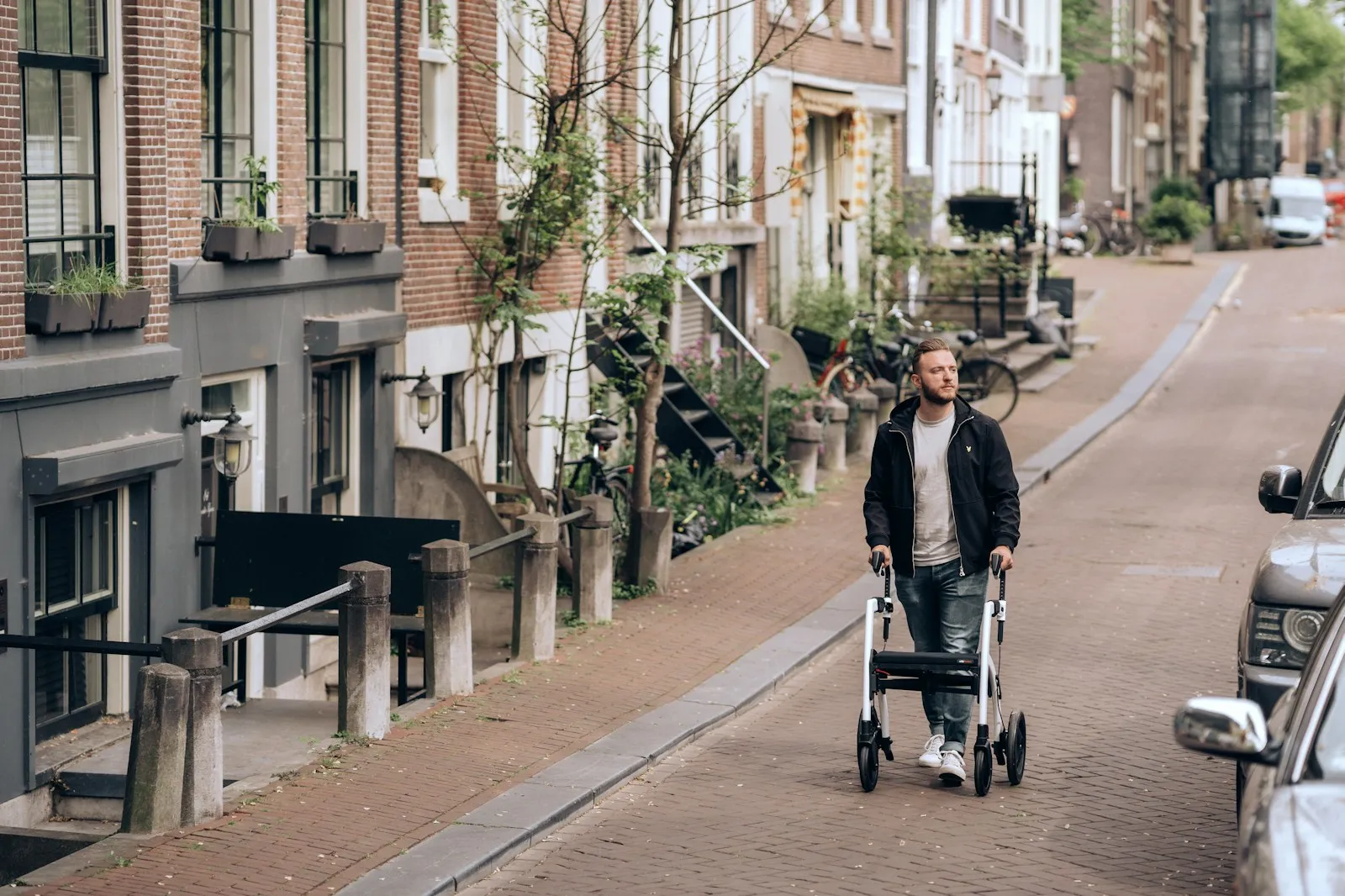 Noodstroom senioren thuis Zuid-Holland: eisen & kosten